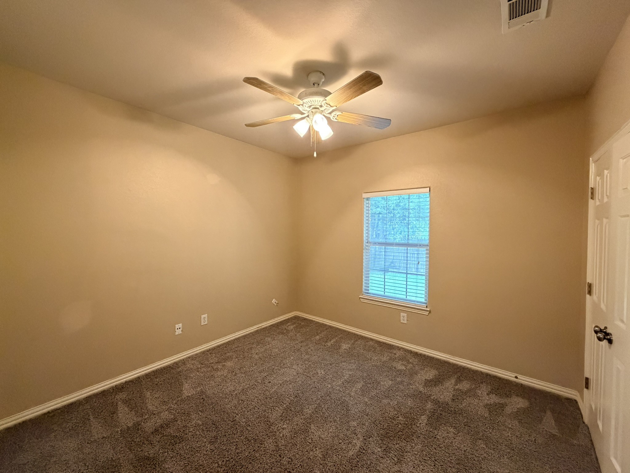 216 Flagstone Drive Burleson TX 76028