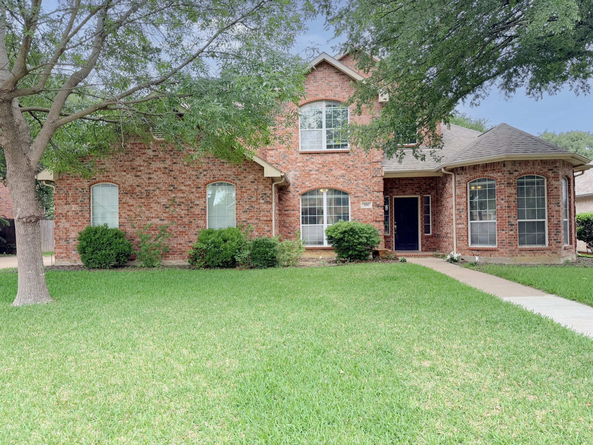 216 Flagstone Drive Burleson TX 76028