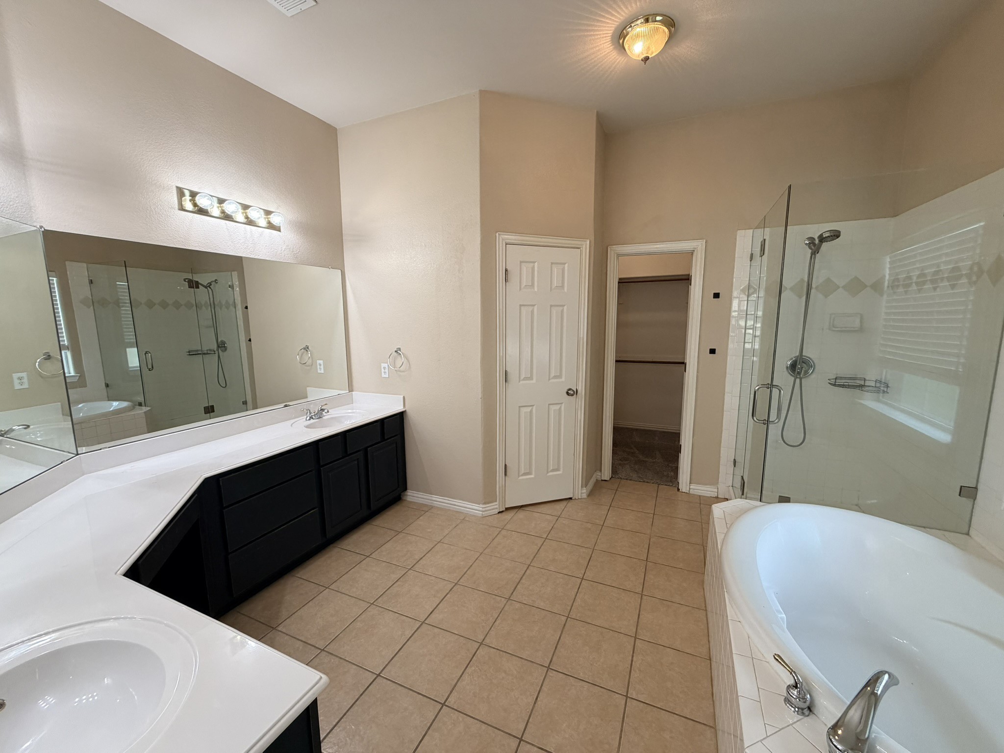 216 Flagstone Drive Burleson TX 76028