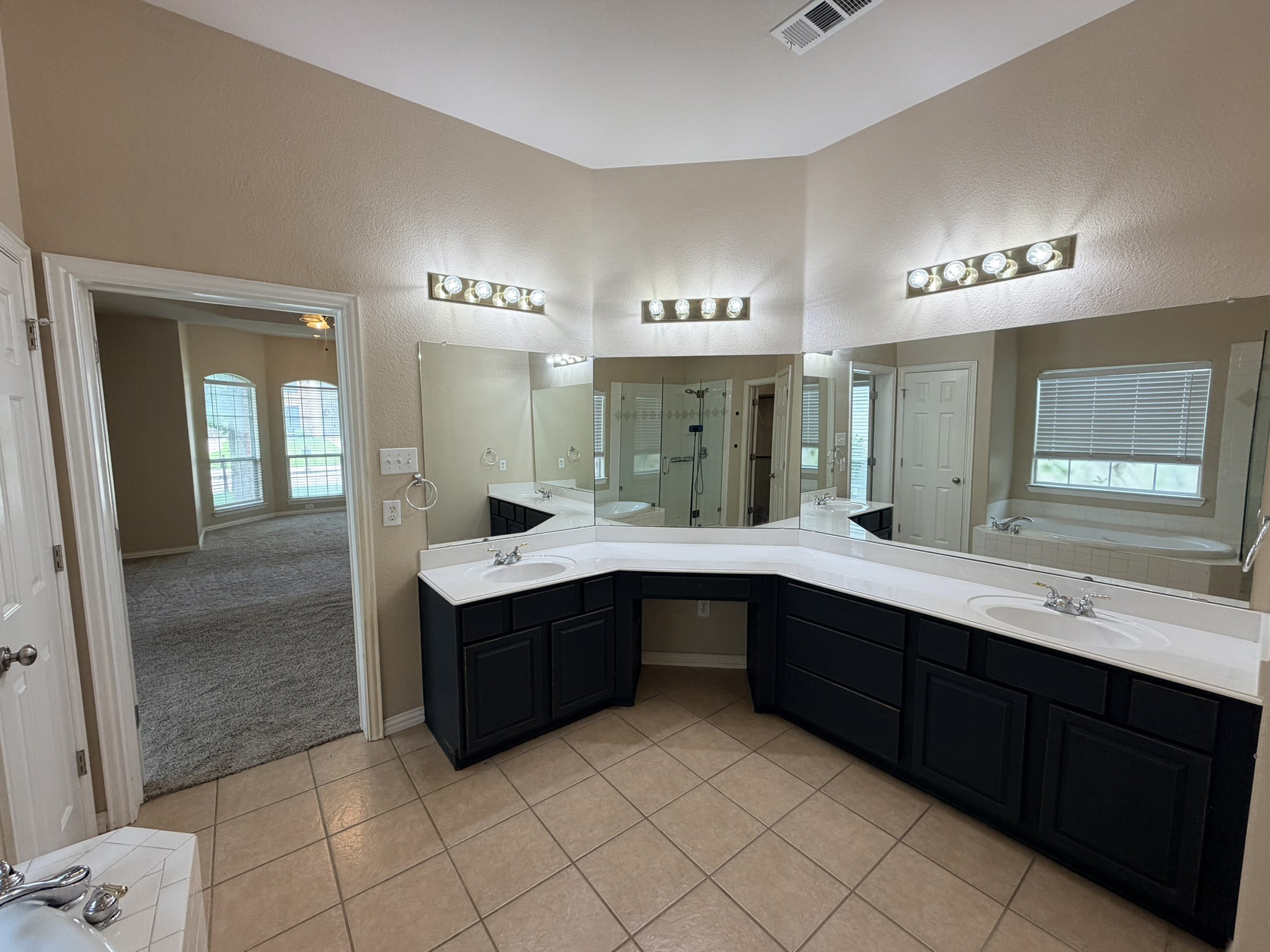 216 Flagstone Drive Burleson TX 76028