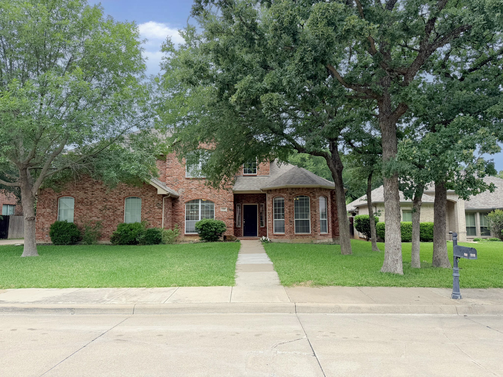 216 Flagstone Drive Burleson TX 76028