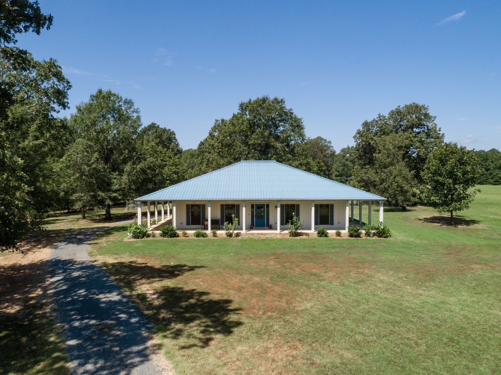 156 Tidwell Lane Hooks TX 75561