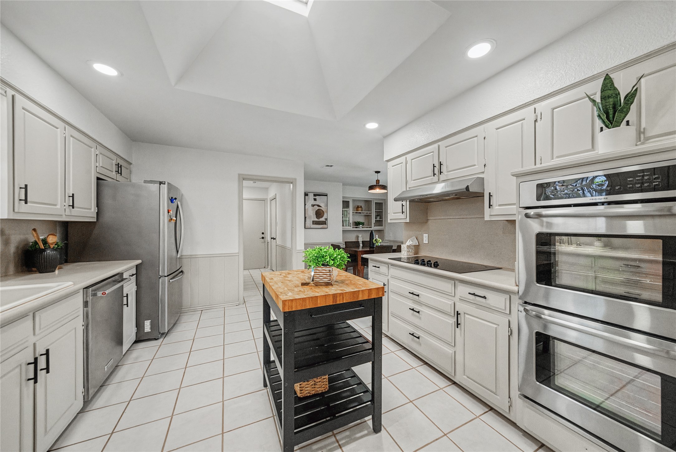 2415 Lakeview Circle Arlington TX 76013