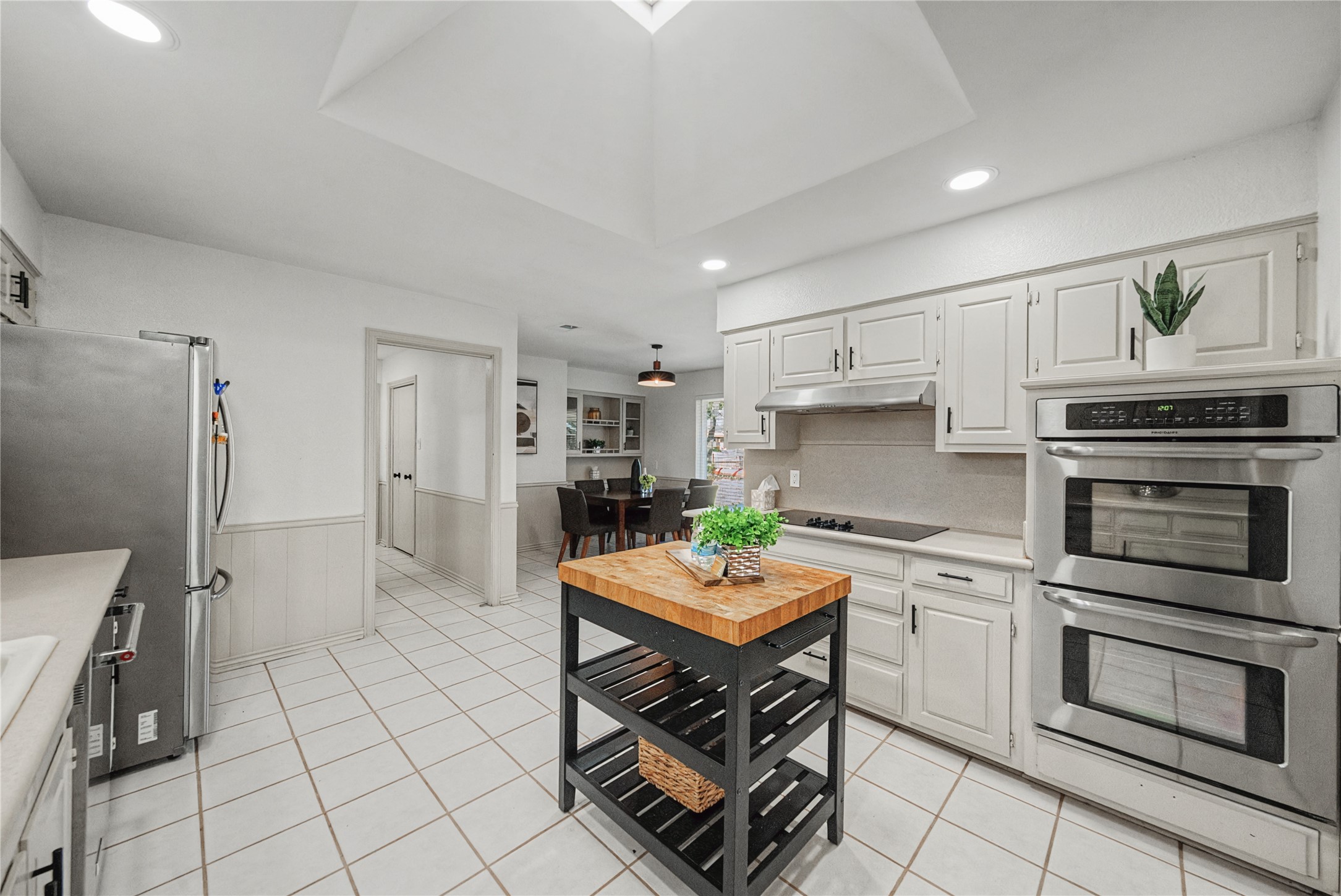 2415 Lakeview Circle Arlington TX 76013