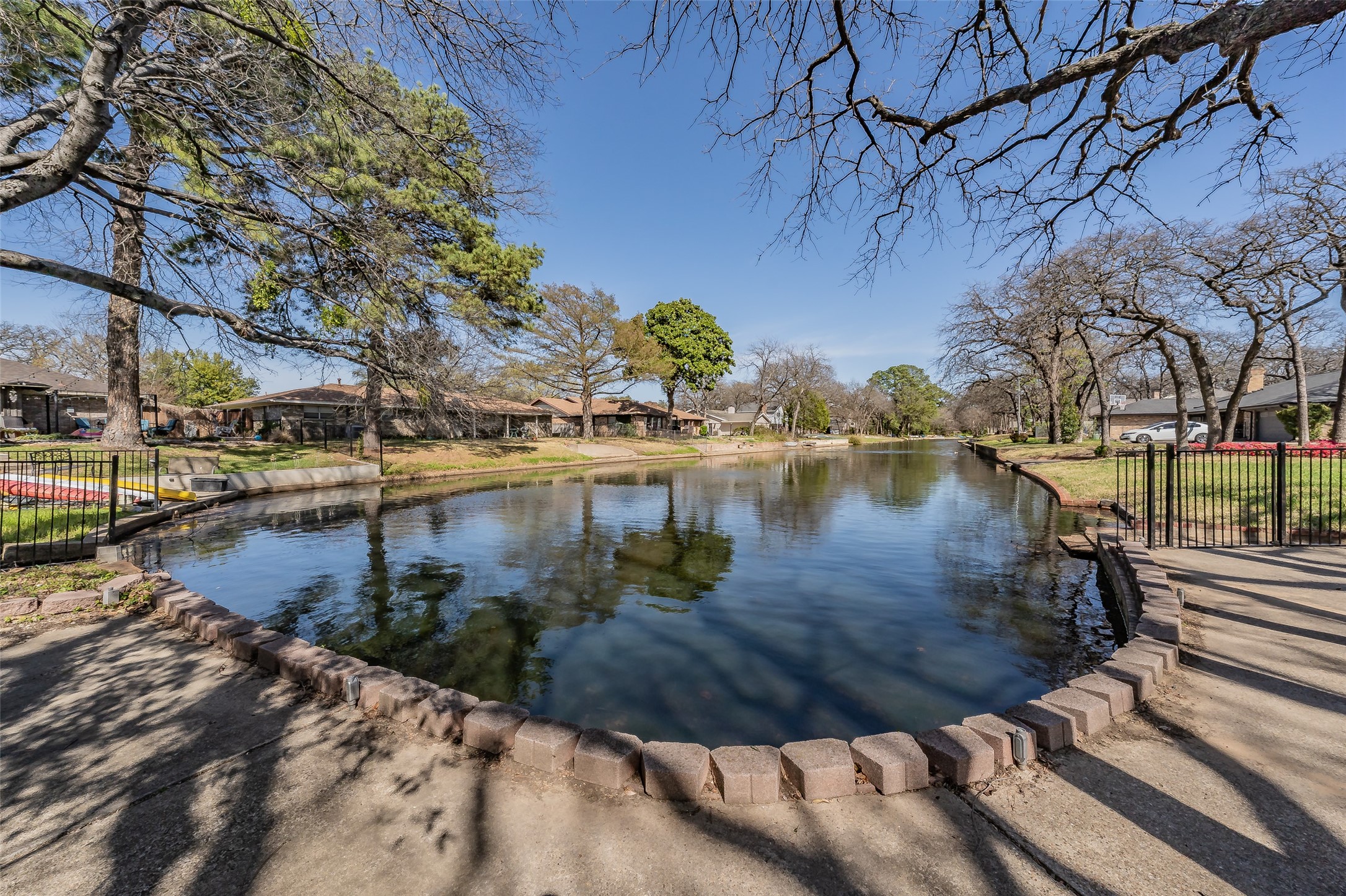 2415 Lakeview Circle Arlington TX 76013
