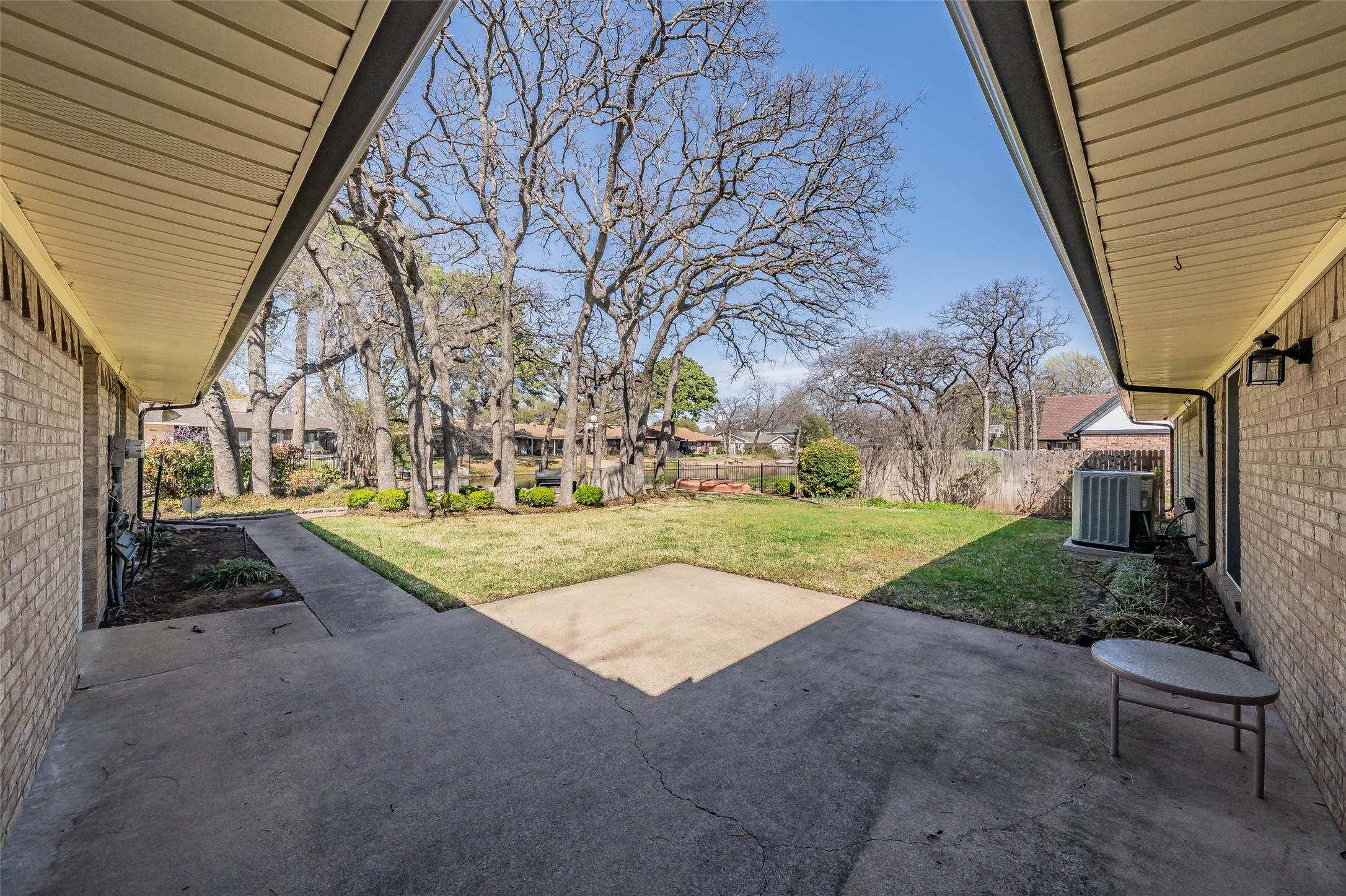 2415 Lakeview Circle Arlington TX 76013