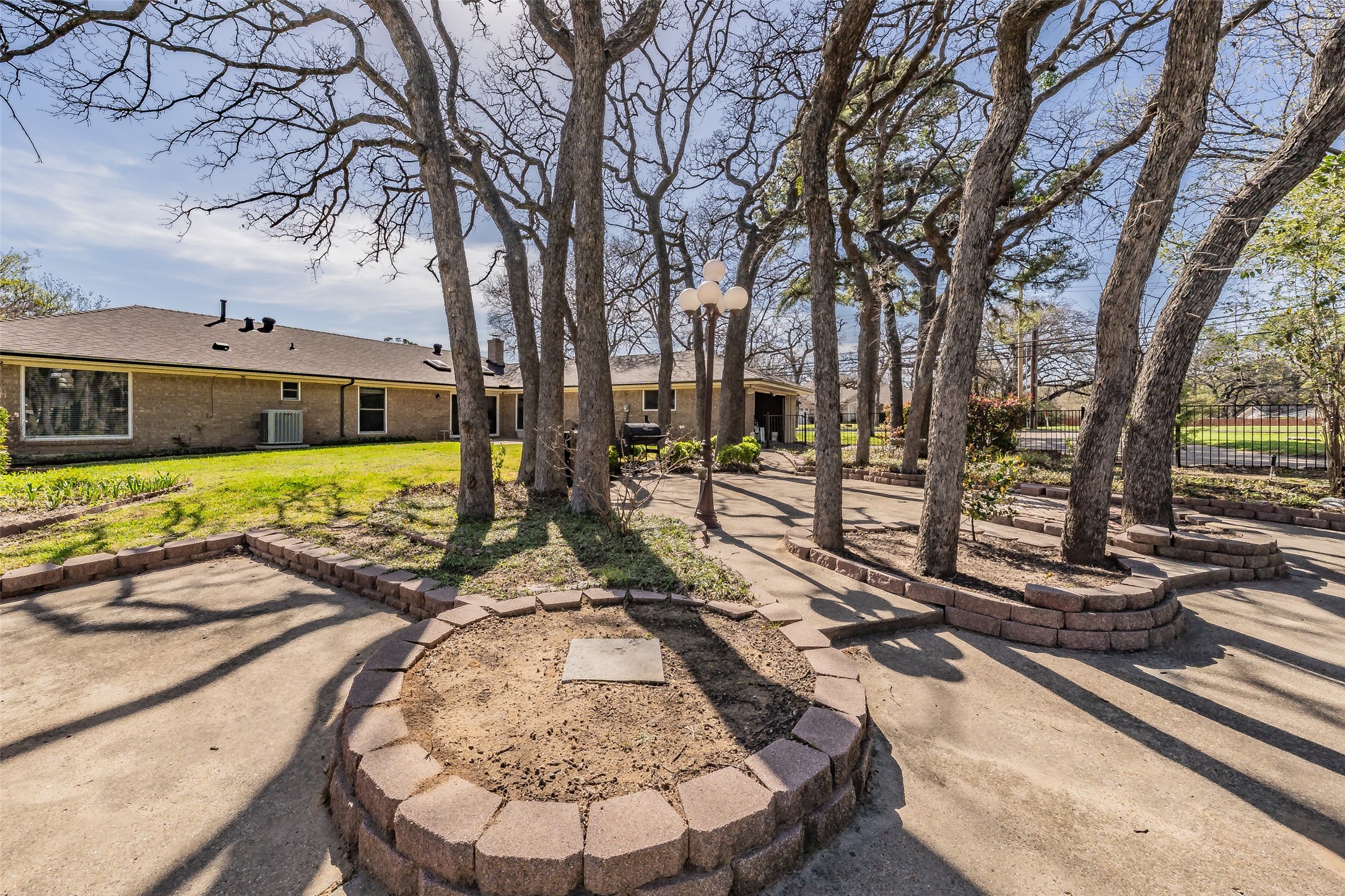 2415 Lakeview Circle Arlington TX 76013