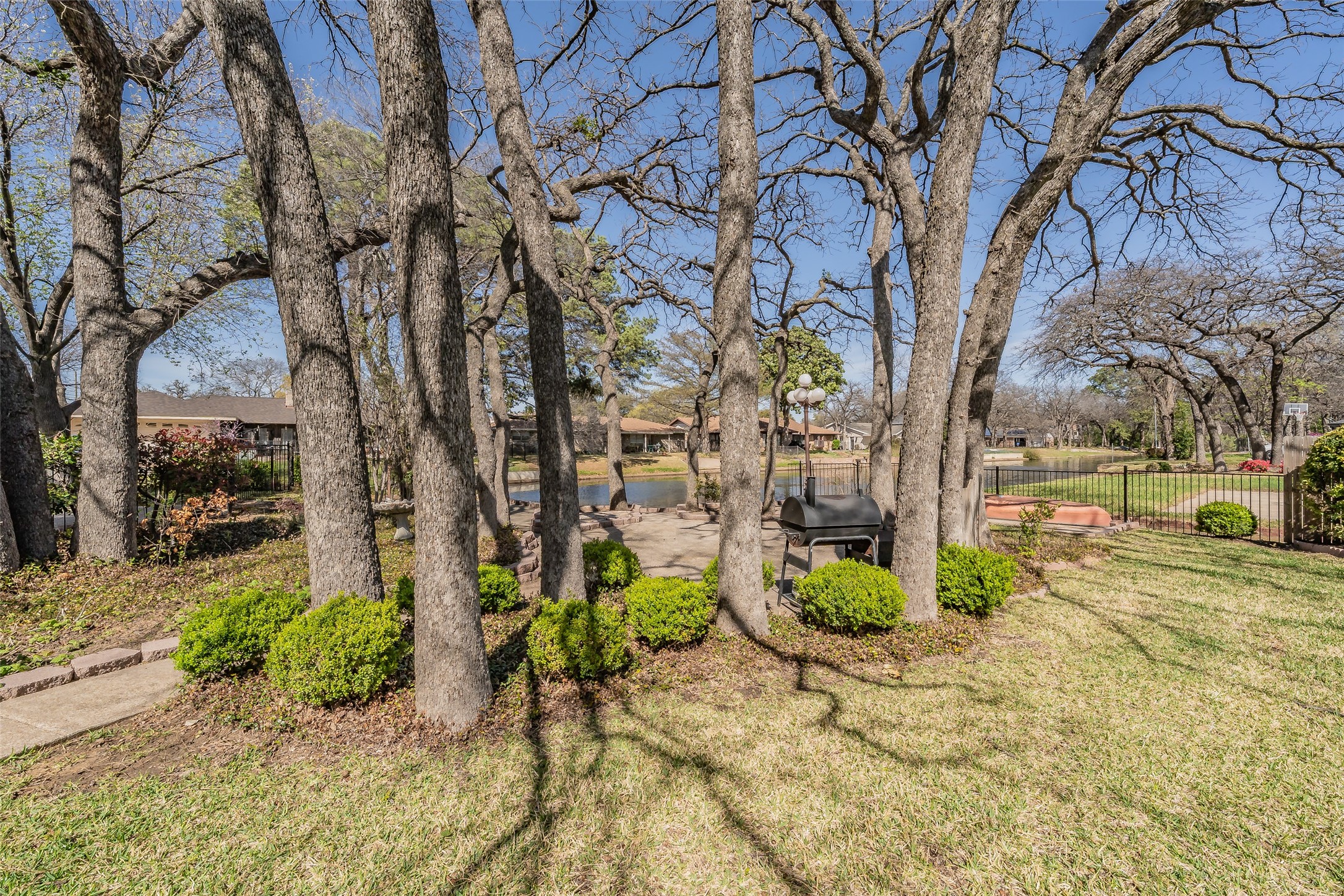 2415 Lakeview Circle Arlington TX 76013