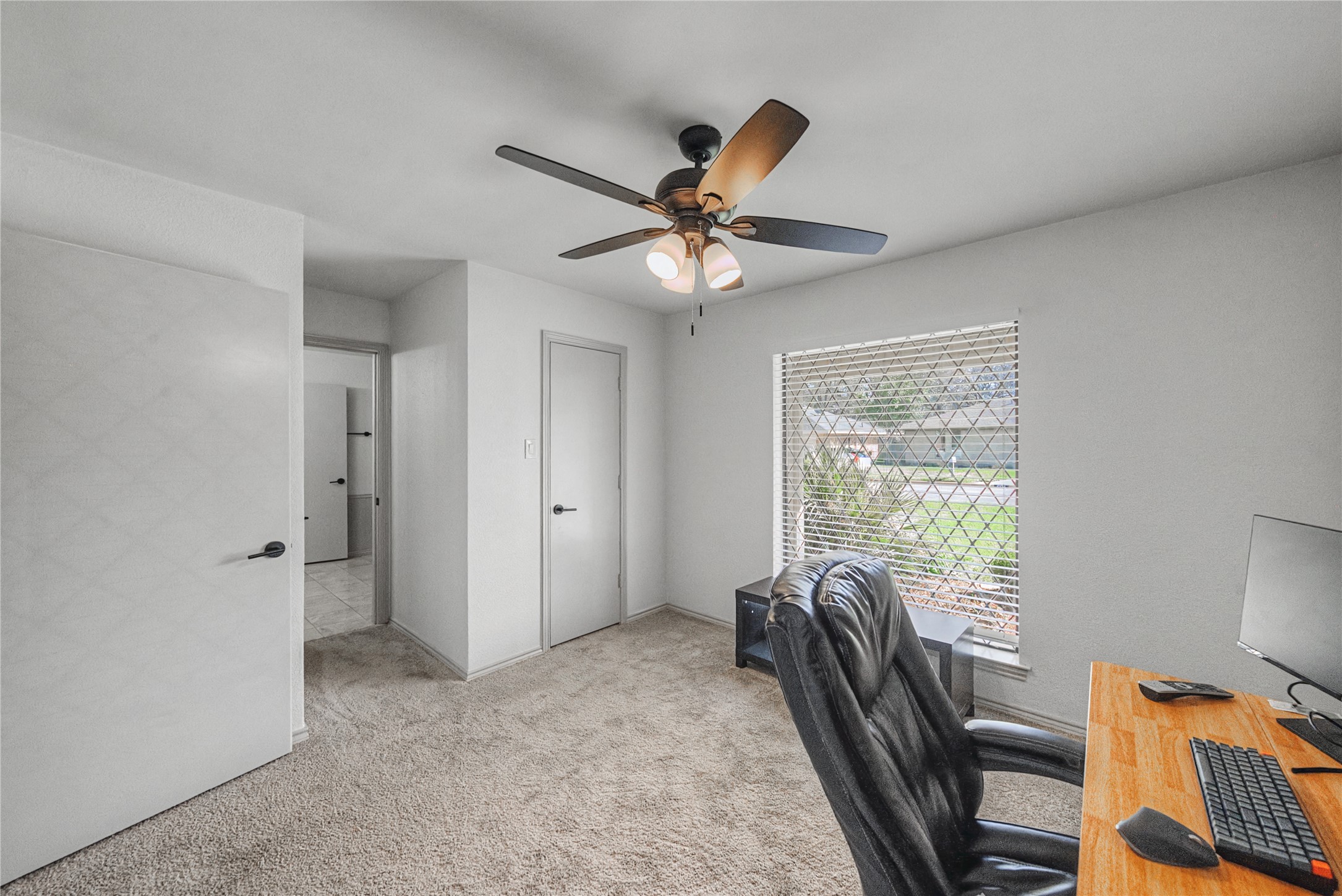 2415 Lakeview Circle Arlington TX 76013