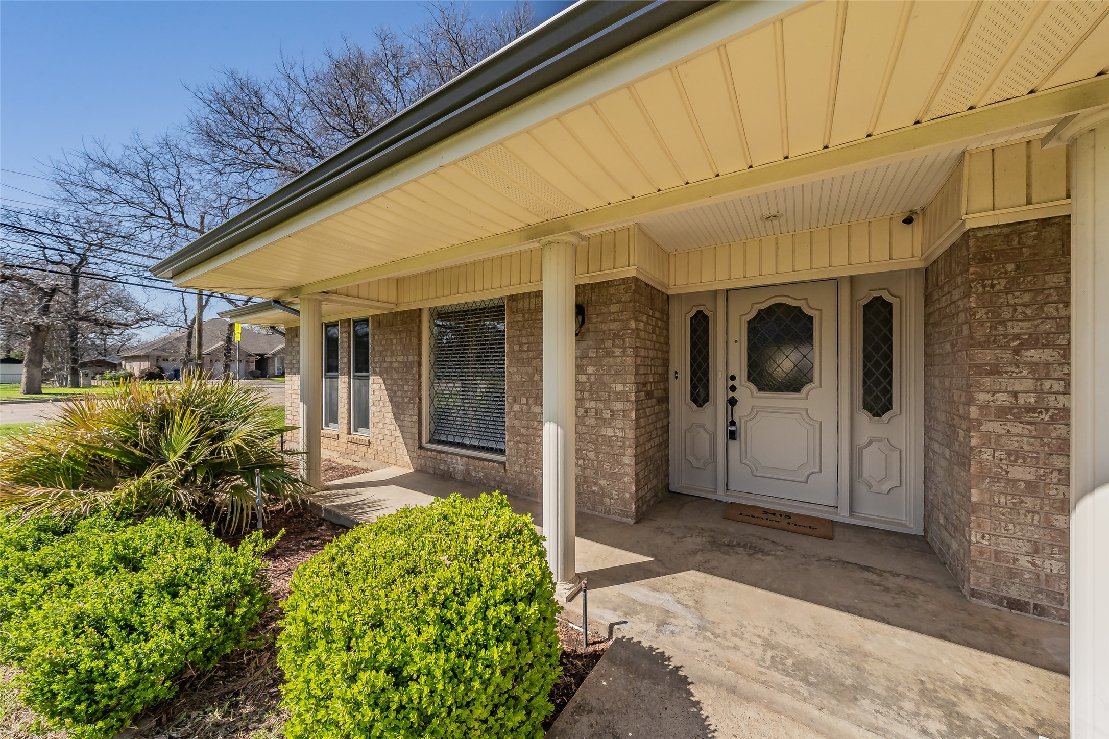 2415 Lakeview Circle Arlington TX 76013