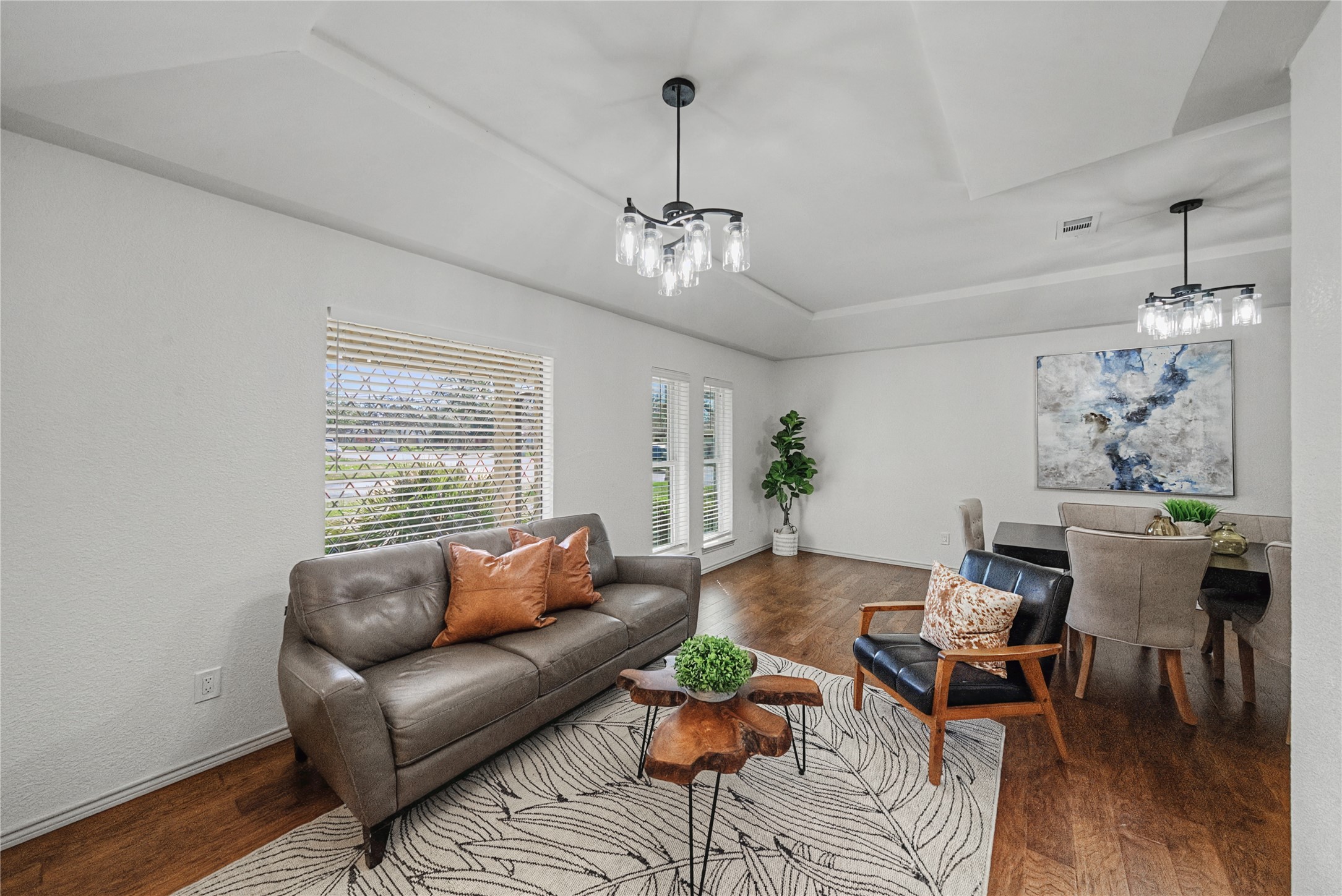 2415 Lakeview Circle Arlington TX 76013