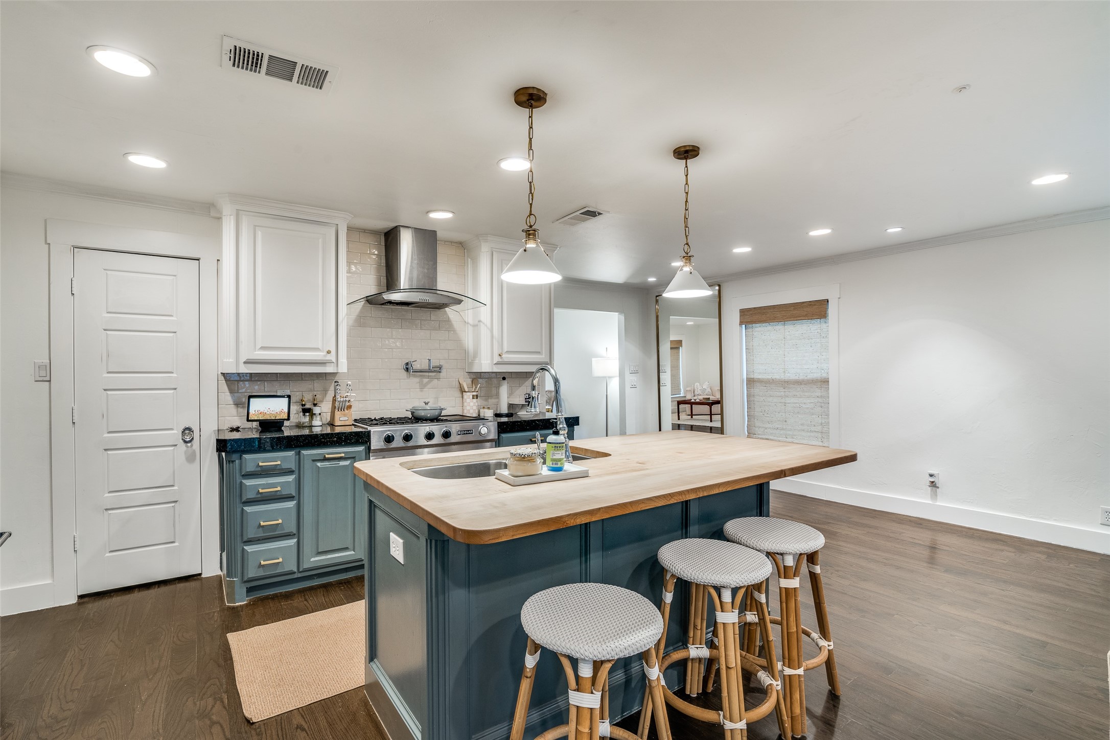 5947 Goodwin Avenue Dallas TX 75206