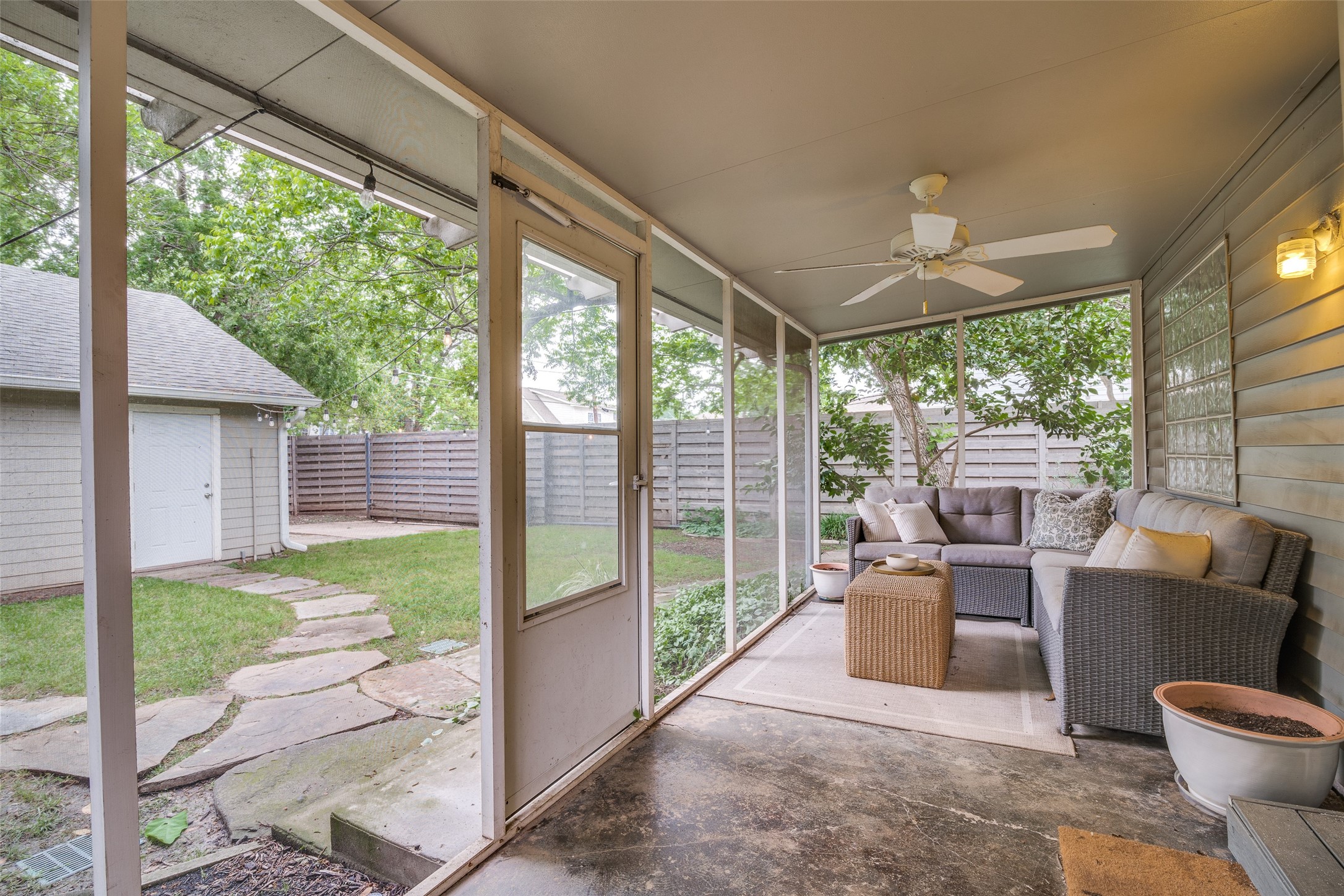 5947 Goodwin Avenue Dallas TX 75206
