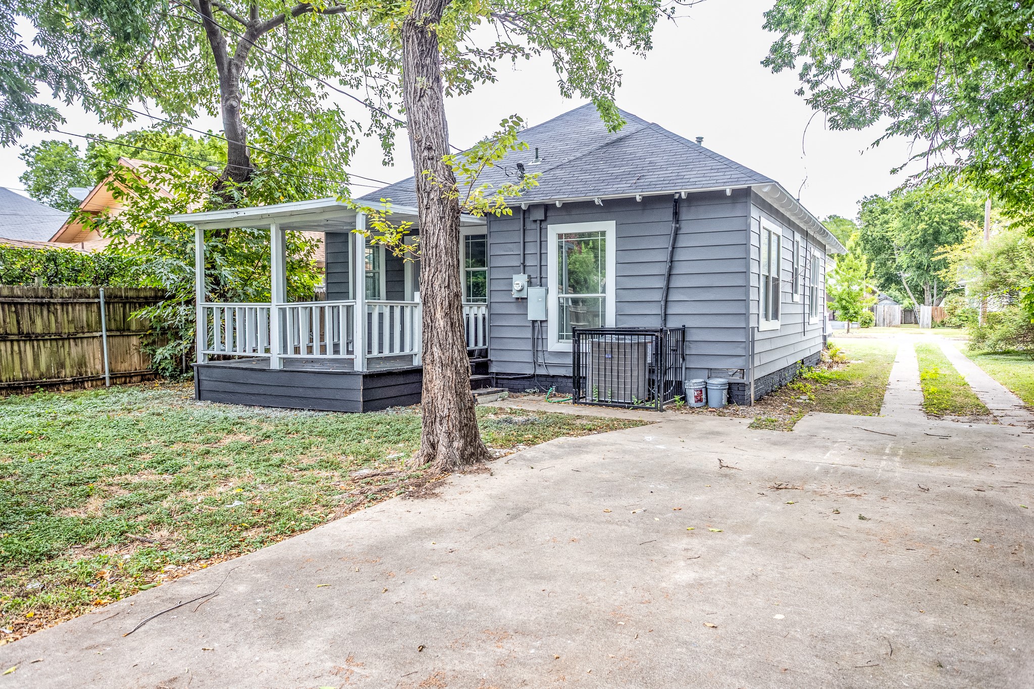 527 S Clinton Avenue Dallas TX 75208