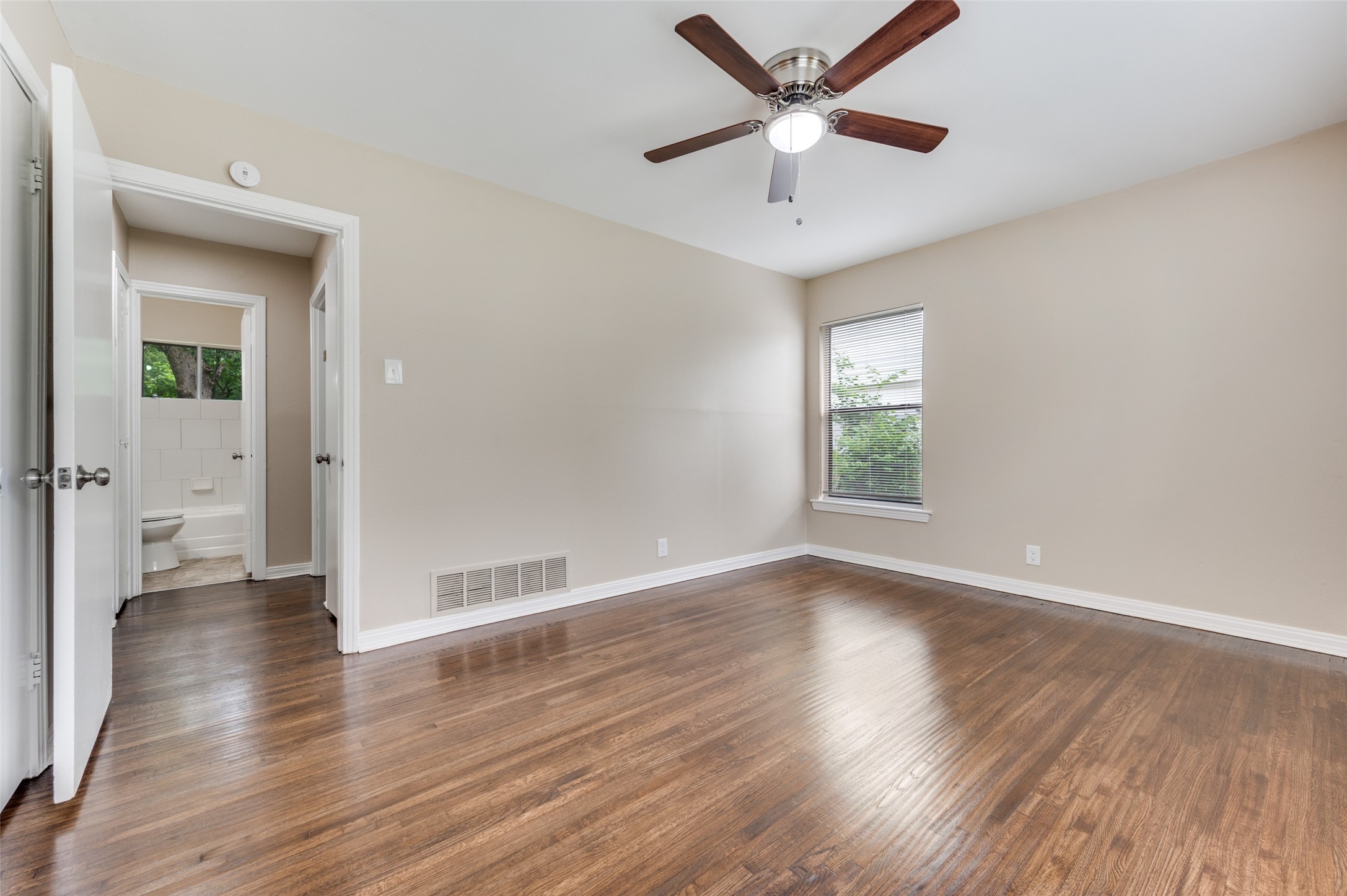 1110 Lucille Street Irving TX 75060