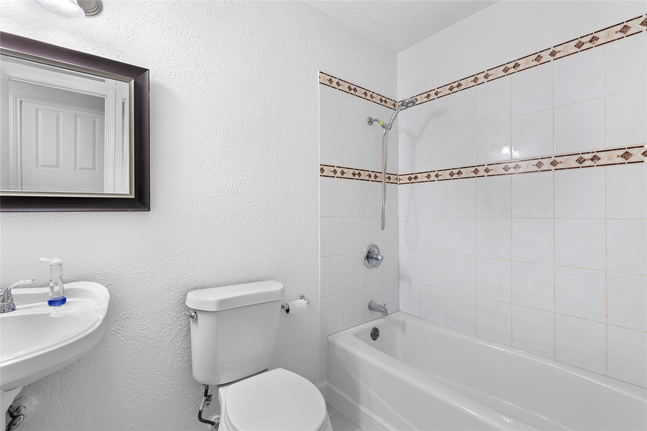 204 Pebblebrook Street Arlington TX 76014