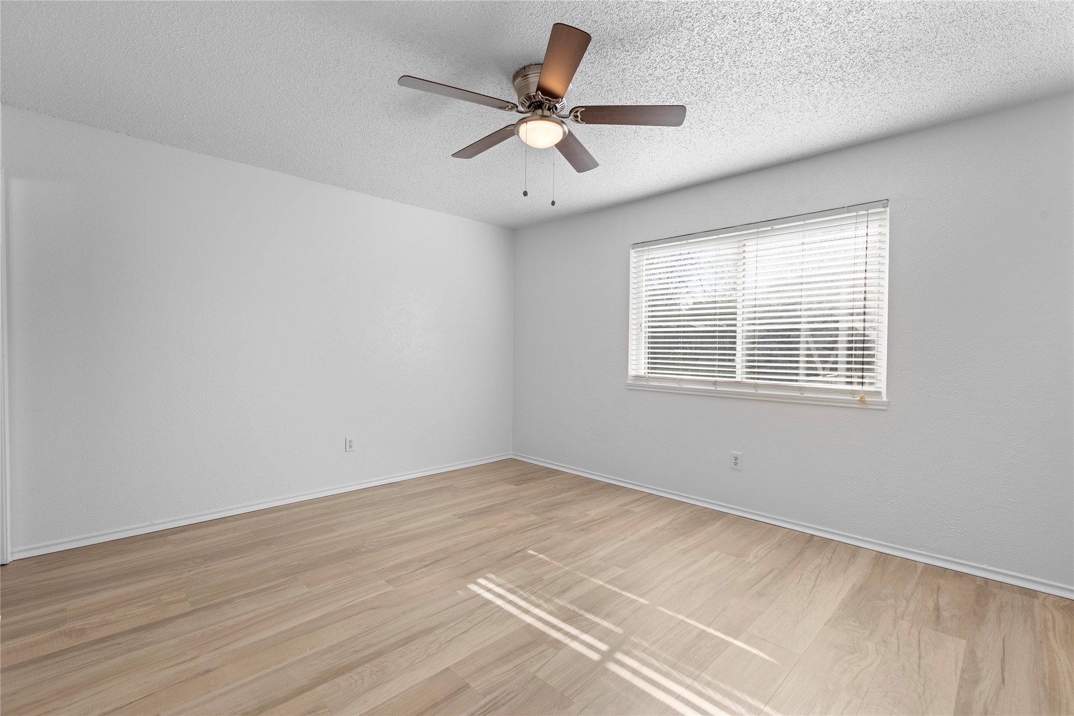 204 Pebblebrook Street Arlington TX 76014