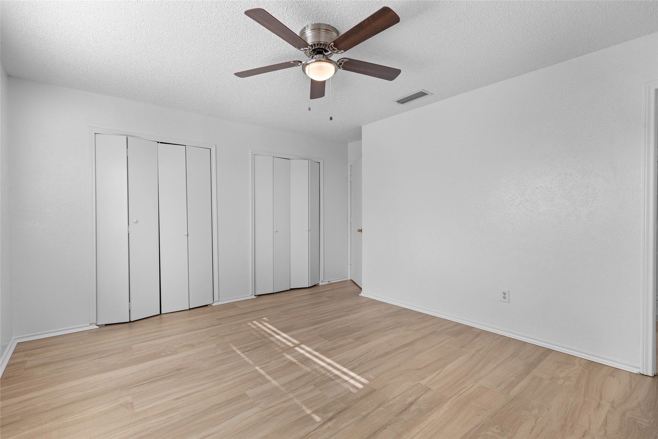 204 Pebblebrook Street Arlington TX 76014