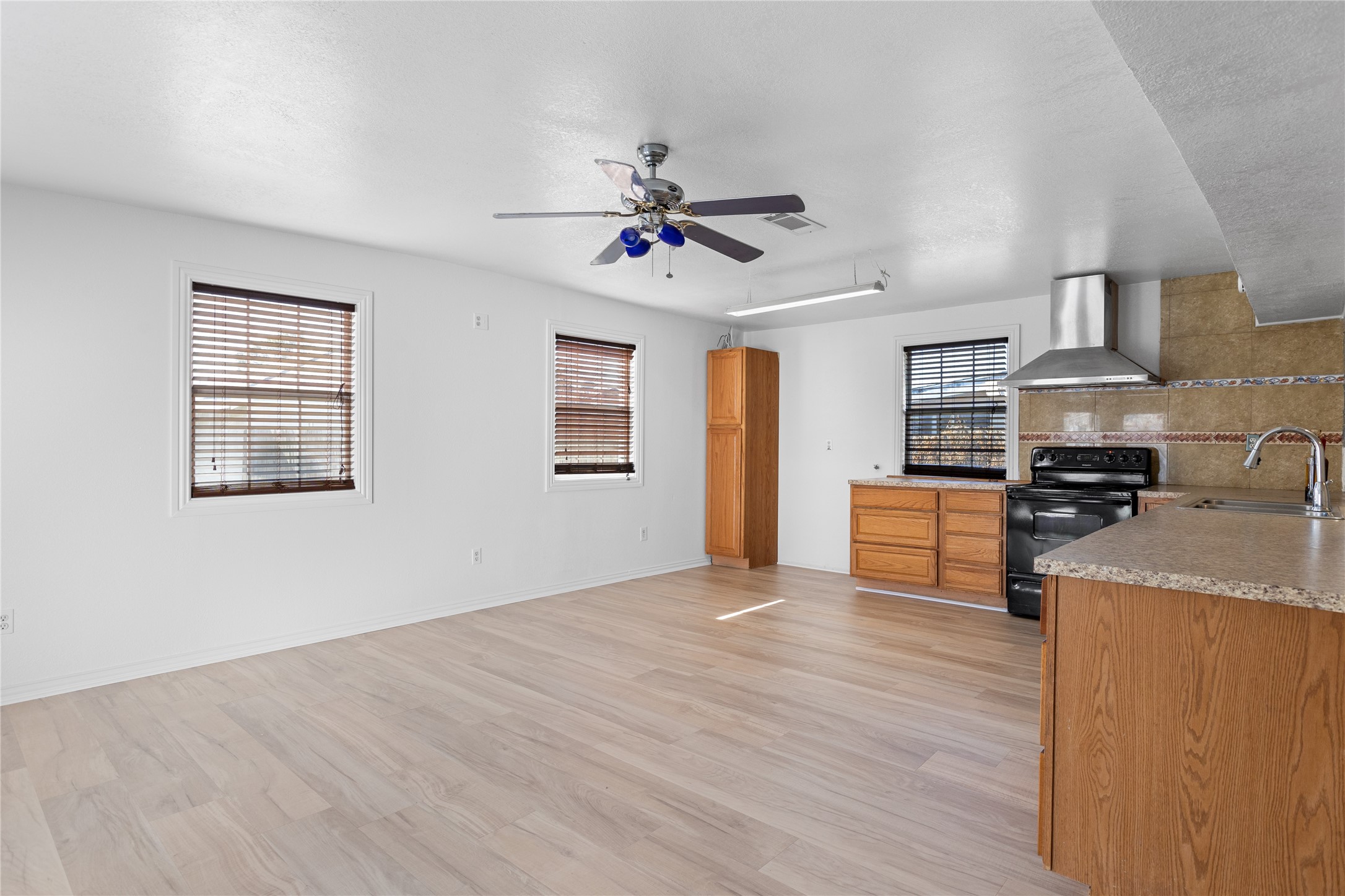 204 Pebblebrook Street Arlington TX 76014