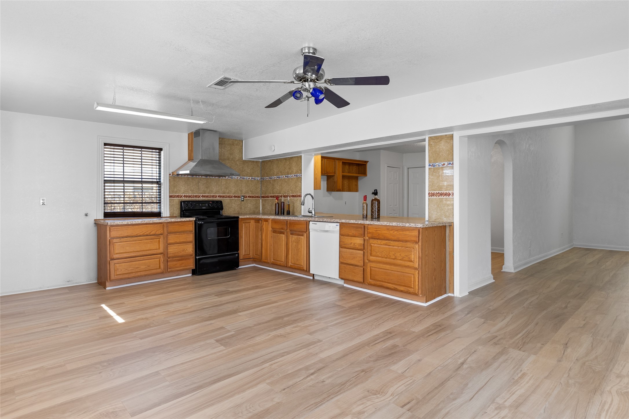 204 Pebblebrook Street Arlington TX 76014