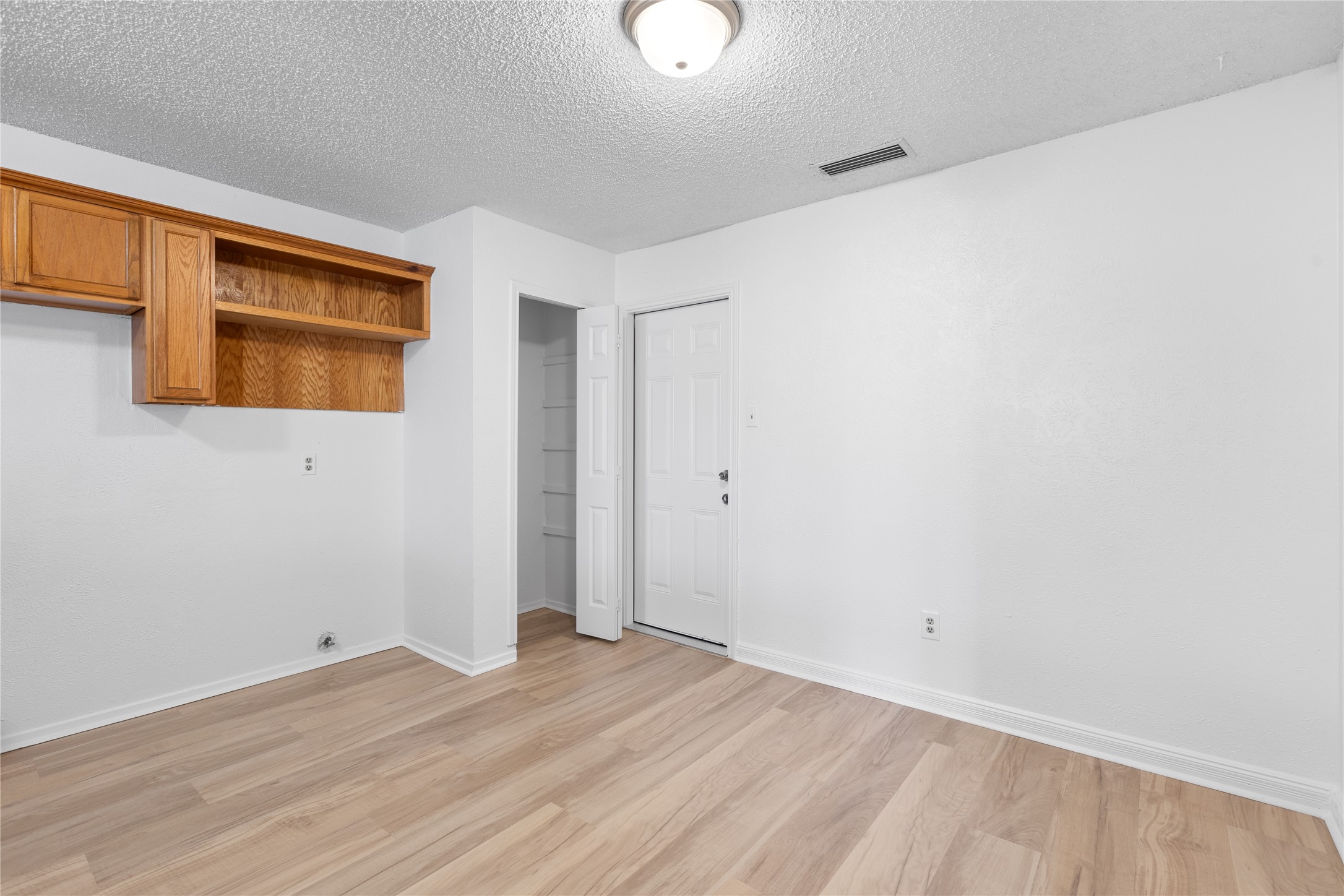 204 Pebblebrook Street Arlington TX 76014