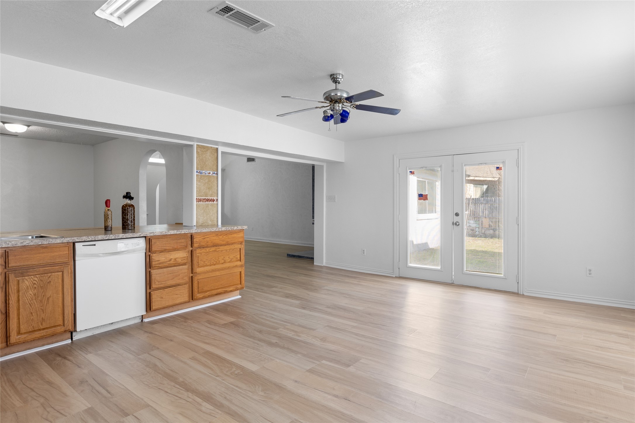 204 Pebblebrook Street Arlington TX 76014