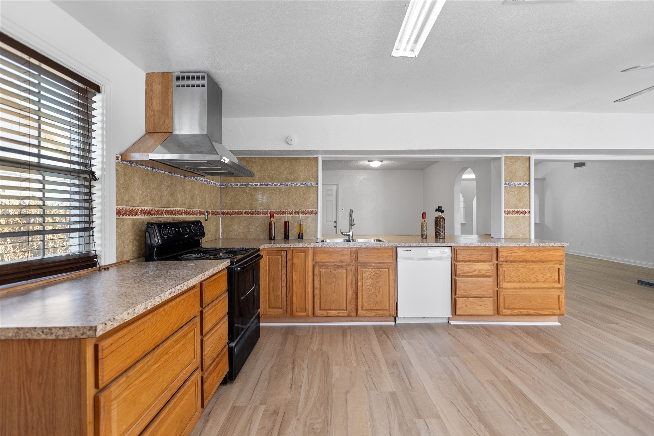 204 Pebblebrook Street Arlington TX 76014
