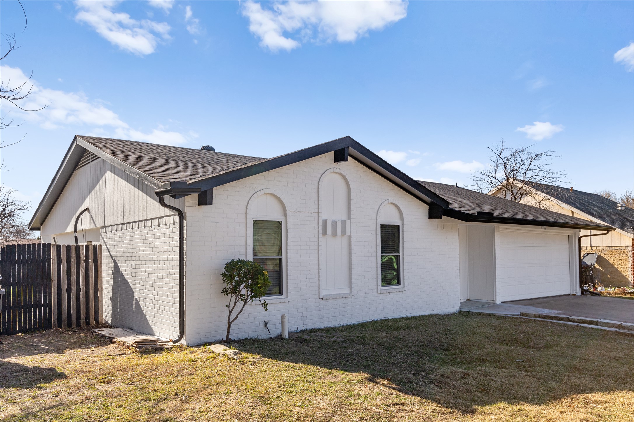 204 Pebblebrook Street Arlington TX 76014