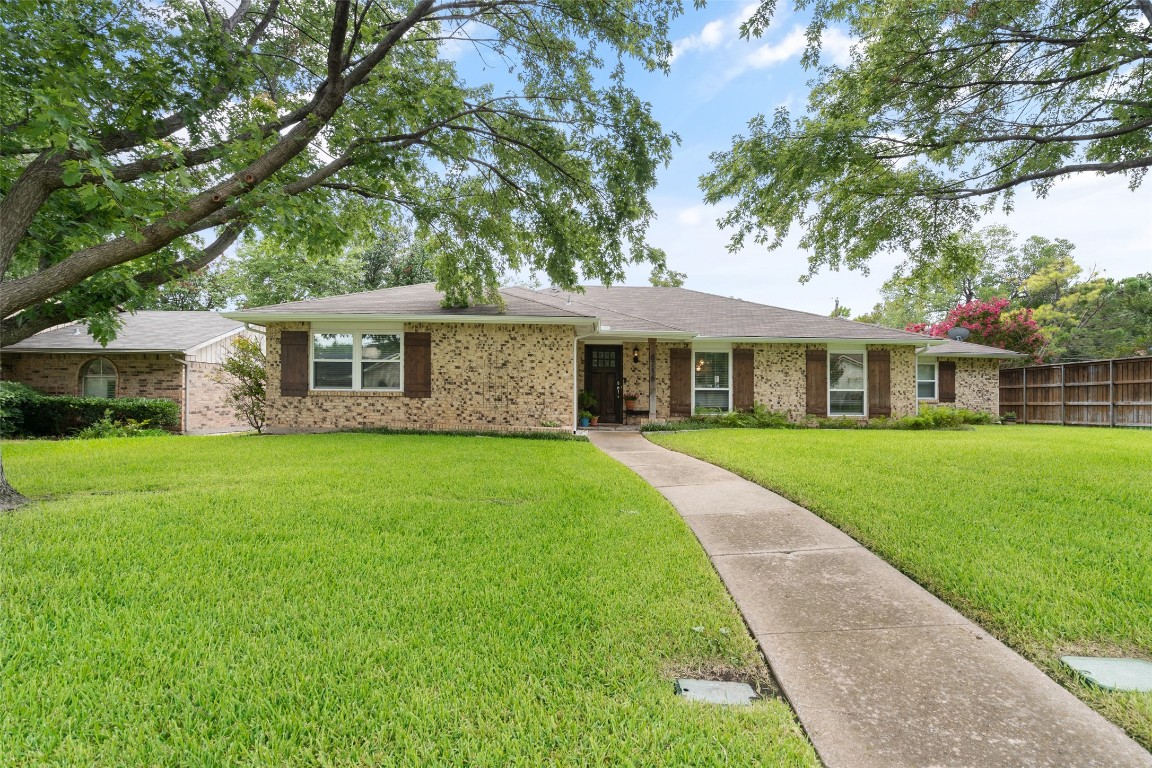 6716 Hillbriar Drive Dallas TX 75248