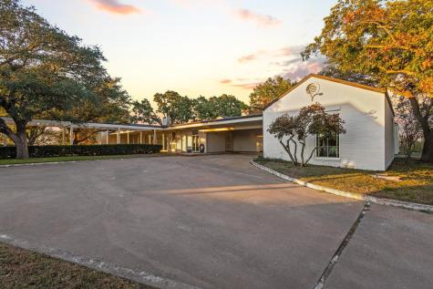 3906 Highland Drive Denison TX 75020