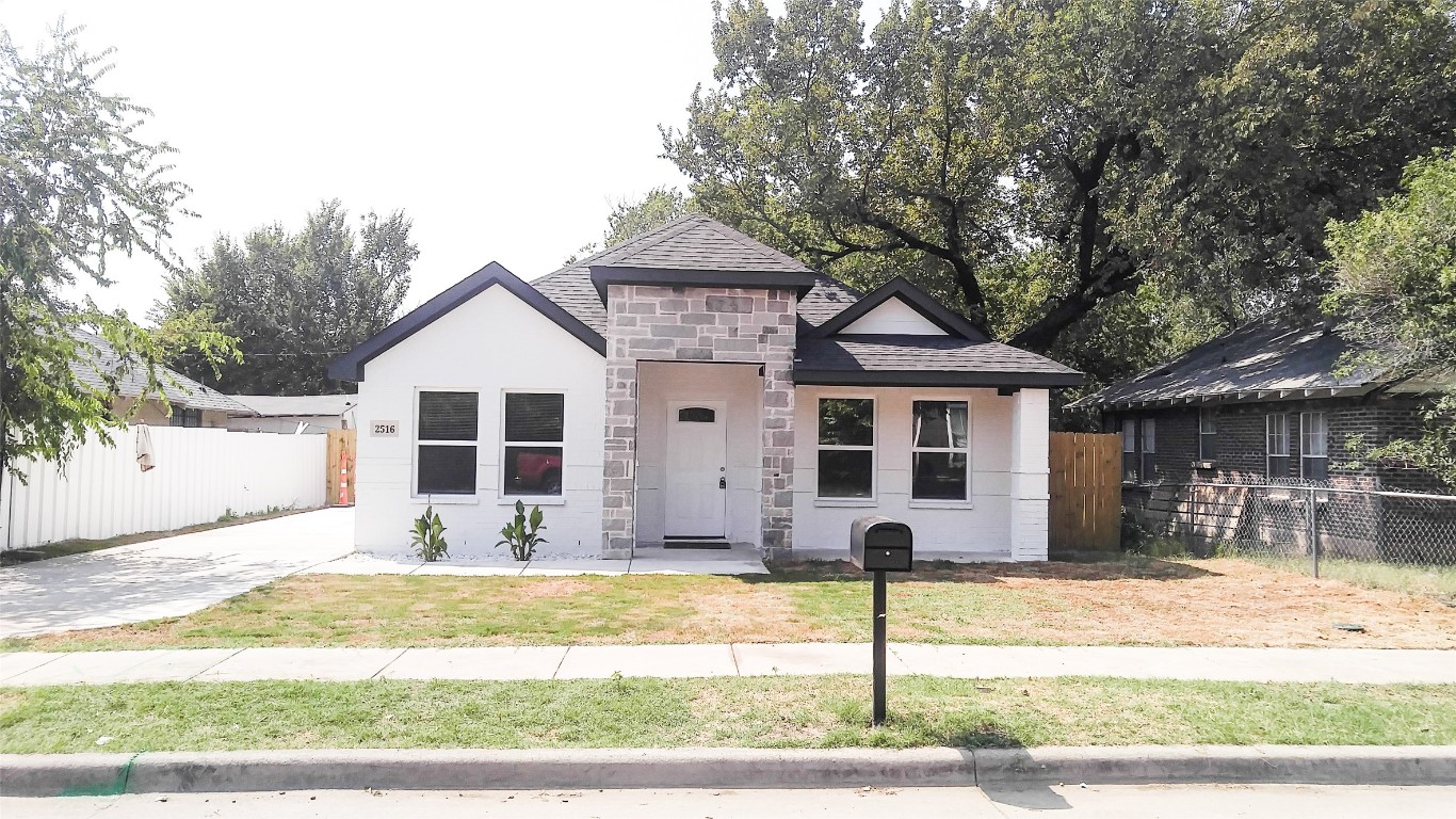 2516 S Ayers Avenue Fort Worth TX 76105