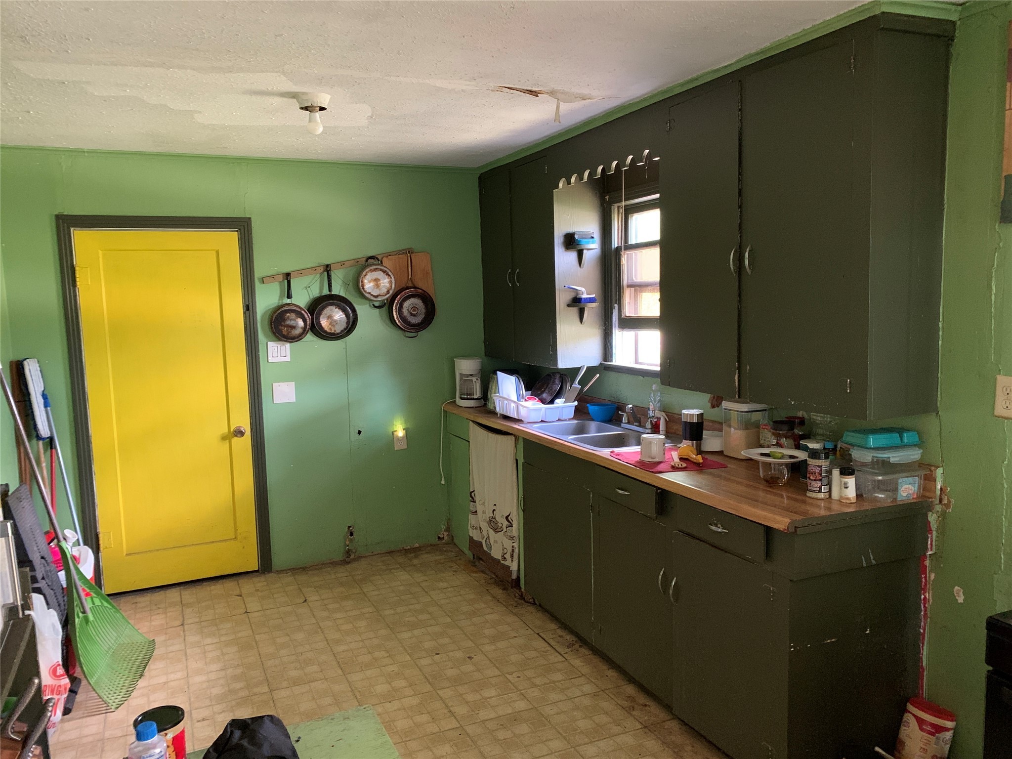 100 S Wright Avenue Kerens TX 75144