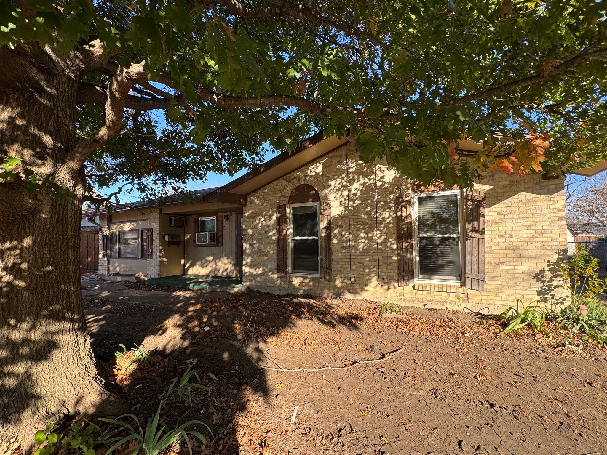 517 Shorehaven Drive Garland TX 75040