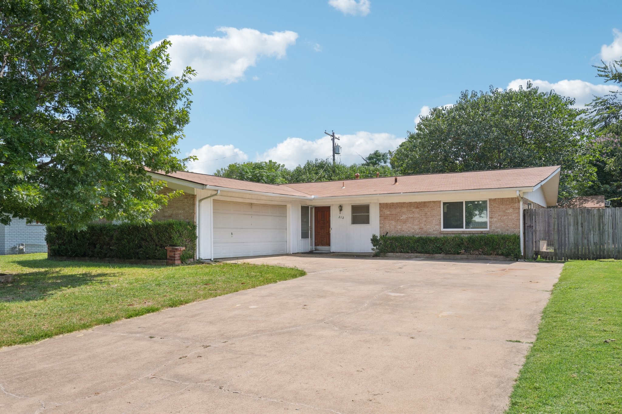 212 Hedgerow Lane Lewisville TX 75057
