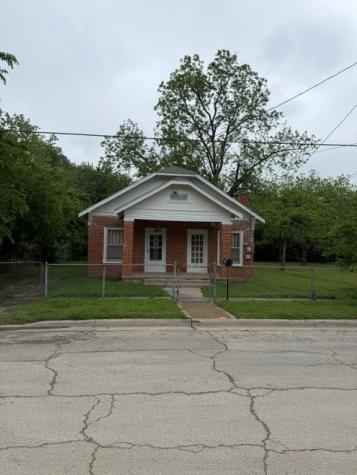 1507 & 1511 E Garnett Street Gainesville TX 76240