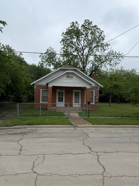 1507 & 1511 E Garnett Street Gainesville TX 76240