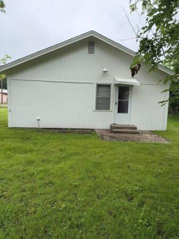 1507 & 1511 E Garnett Street Gainesville TX 76240