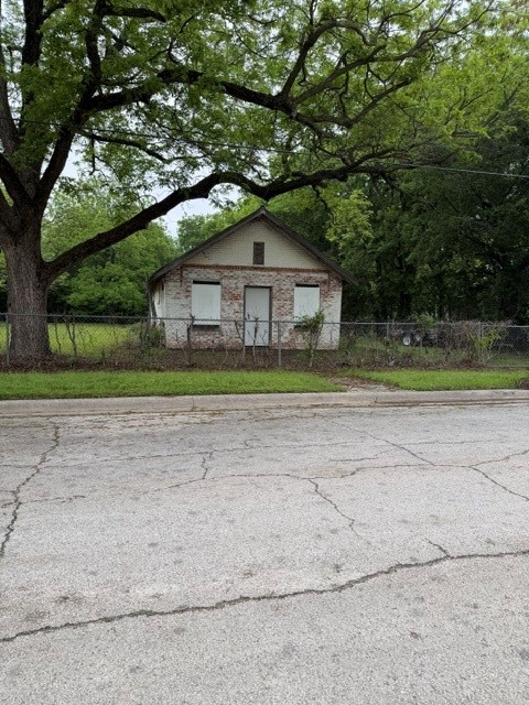 1507 & 1511 E Garnett Street Gainesville TX 76240