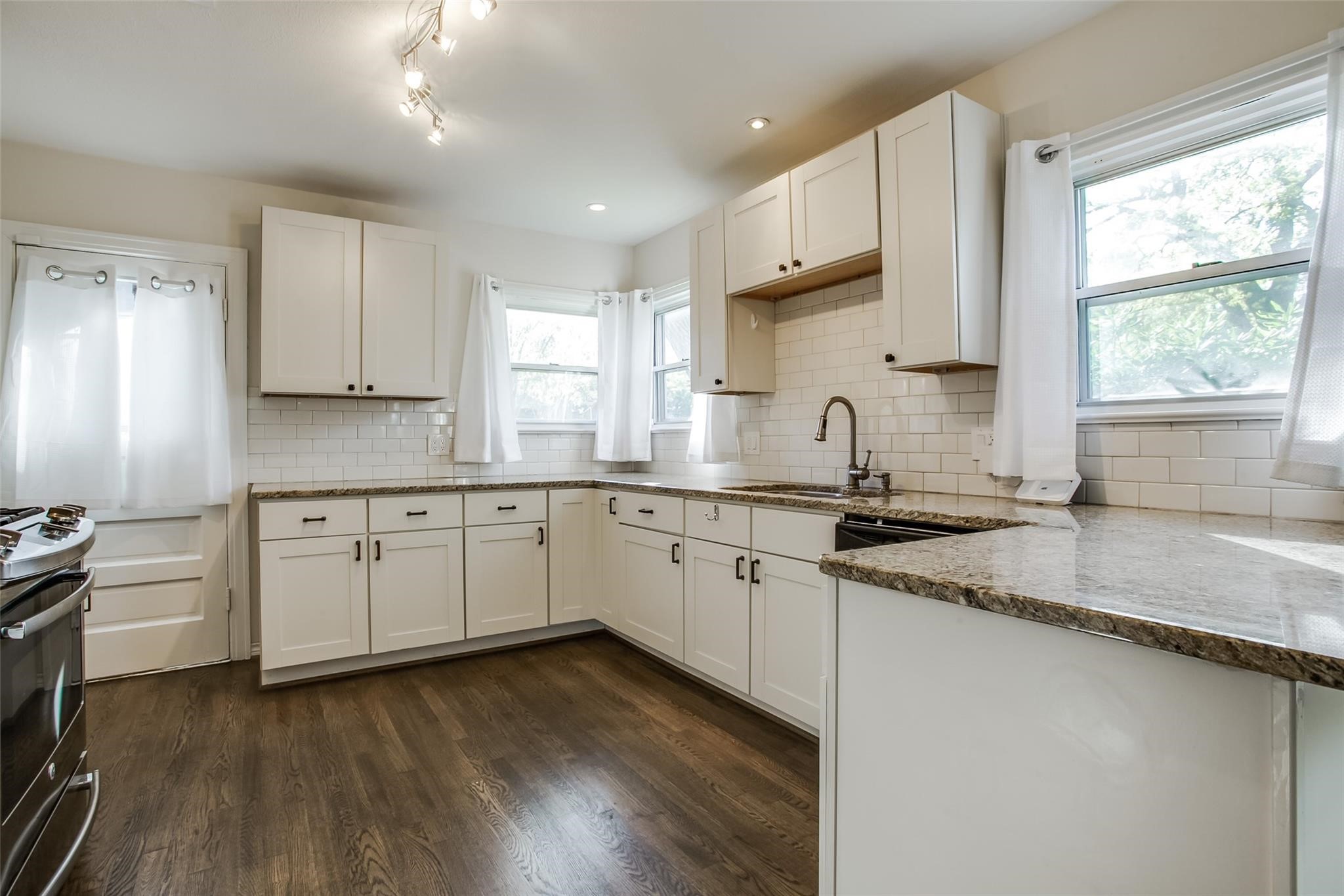 9412 Peninsula Drive Dallas TX 75218