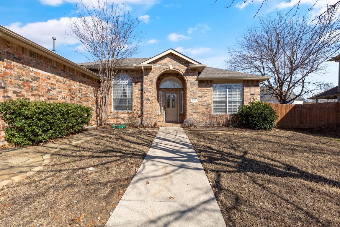 1033 Choke Cherry Lane Crowley TX 76036