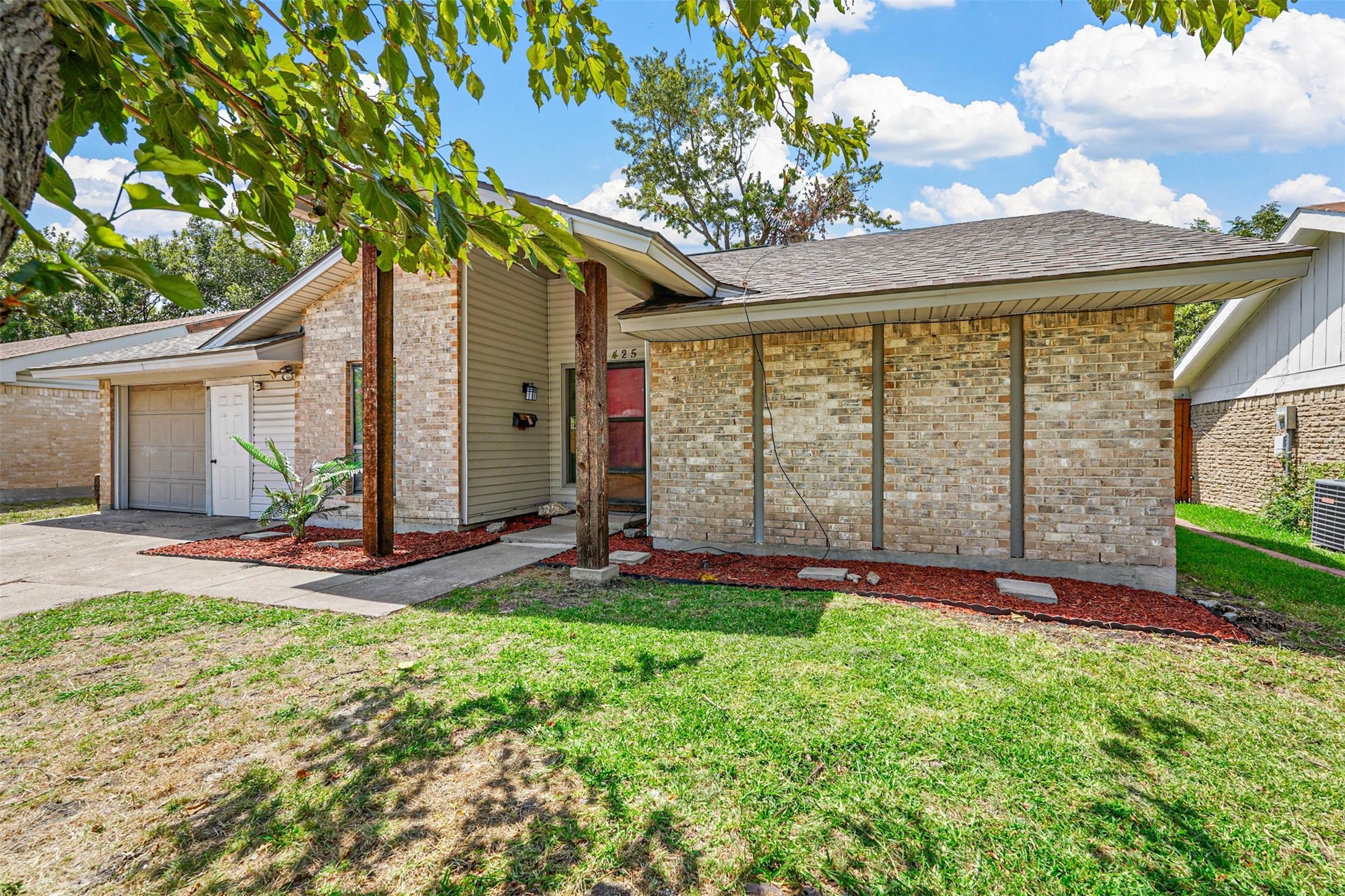 425 Rollingridge Lane Garland TX 75043