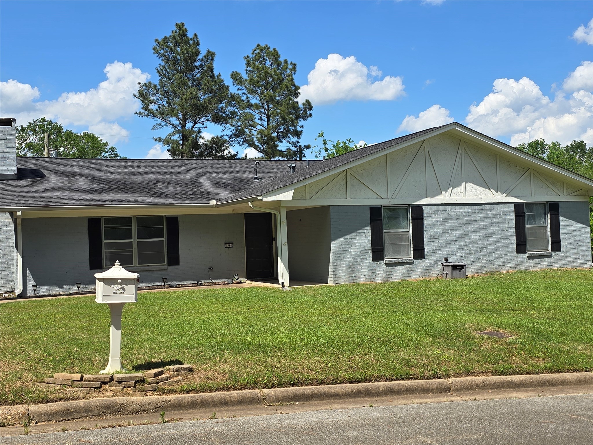 1504 Woodway Lane Gilmer TX 75644