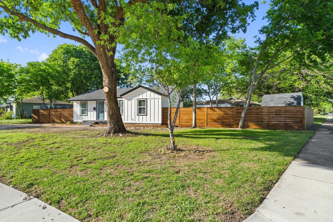1236 Casa Vale Drive Dallas TX 75218