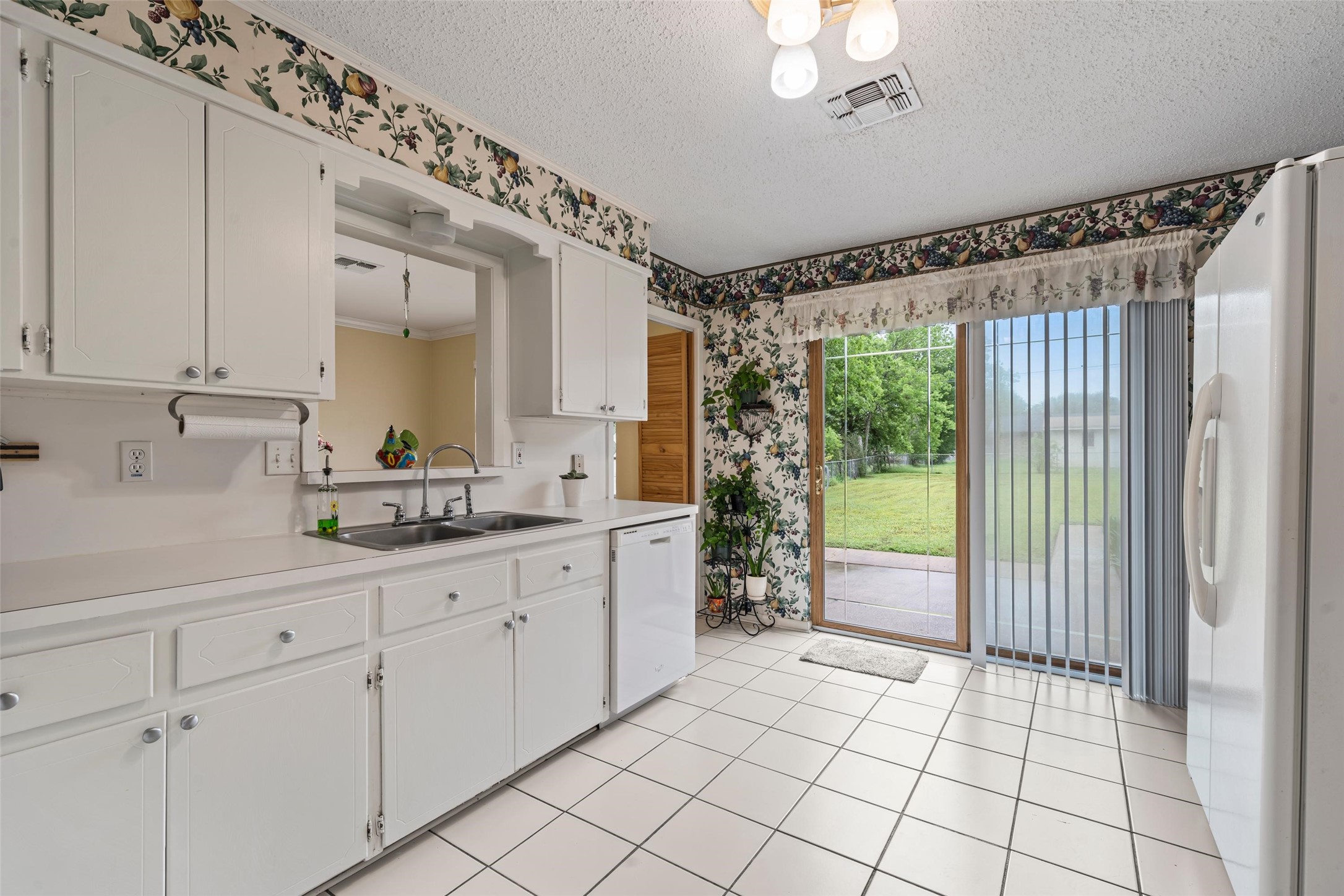 228 Monterrey Drive Hewitt TX 76643