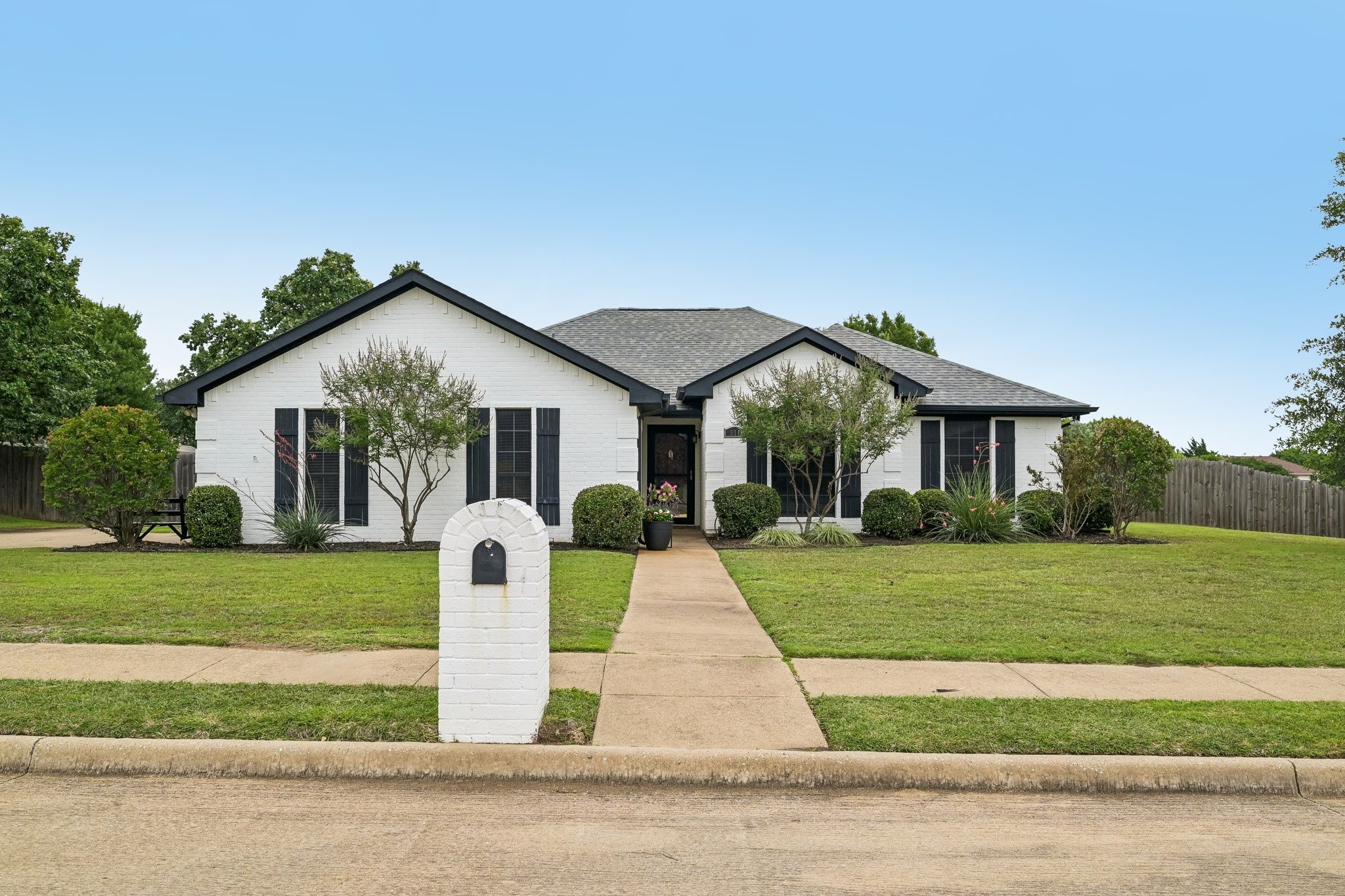 911 High Point Drive Midlothian TX 76065