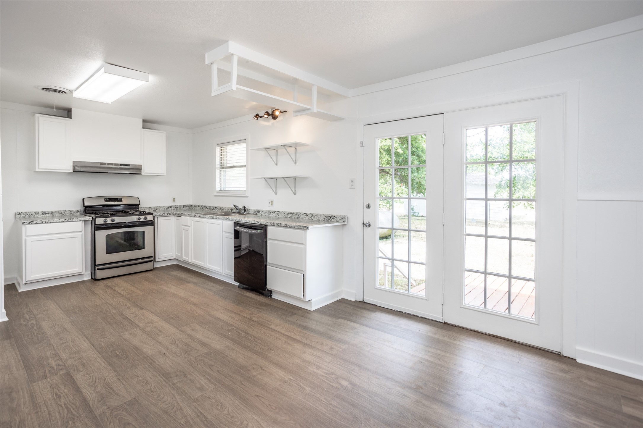 65 Kirby Street Callisburg TX 76240