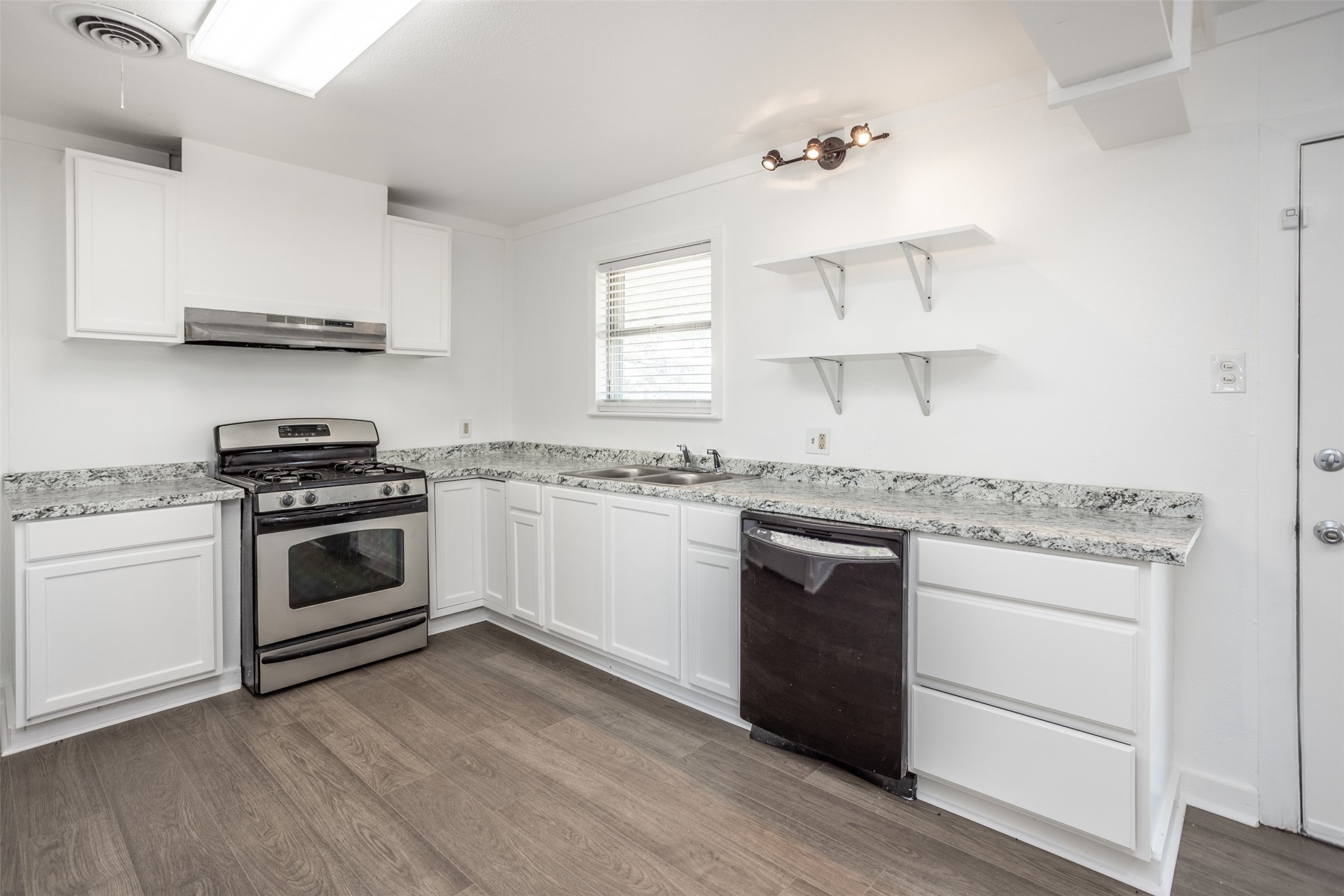 65 Kirby Street Callisburg TX 76240