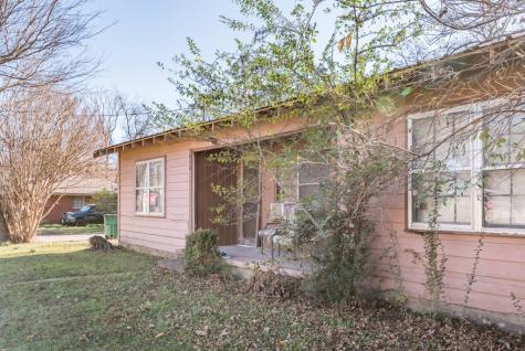 218 E Nelson Street Bowie TX 76230