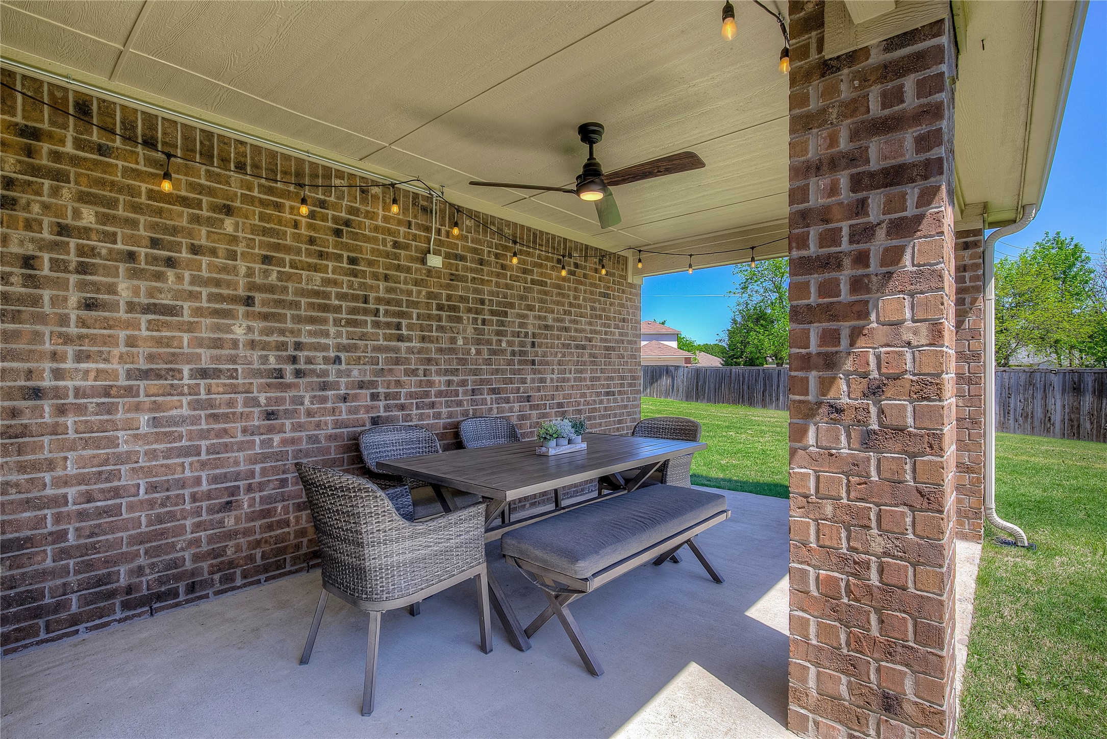 6716 Elm Street Rowlett TX 75089