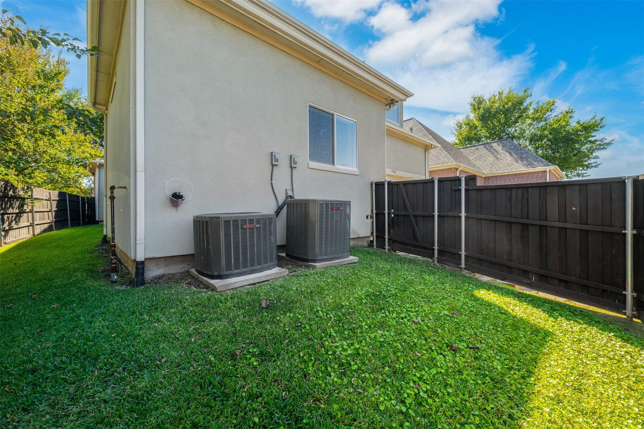 3321 Kendall Lane Irving TX 75062